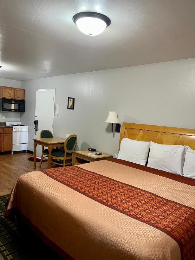 Keokuk Chief Motel מראה חיצוני תמונה